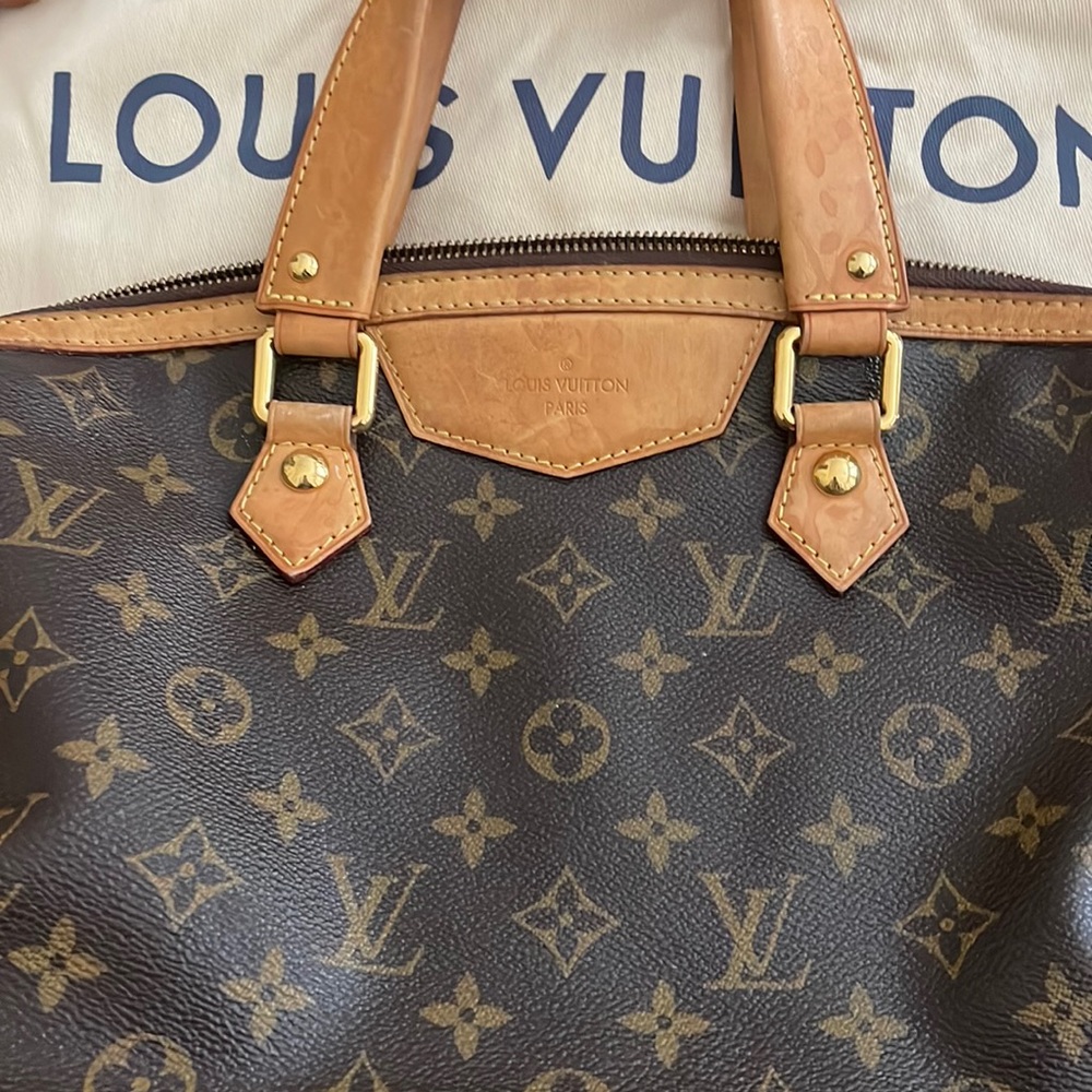 Louis Vuitton
Retiro Handbag Monogram Canvas PM
